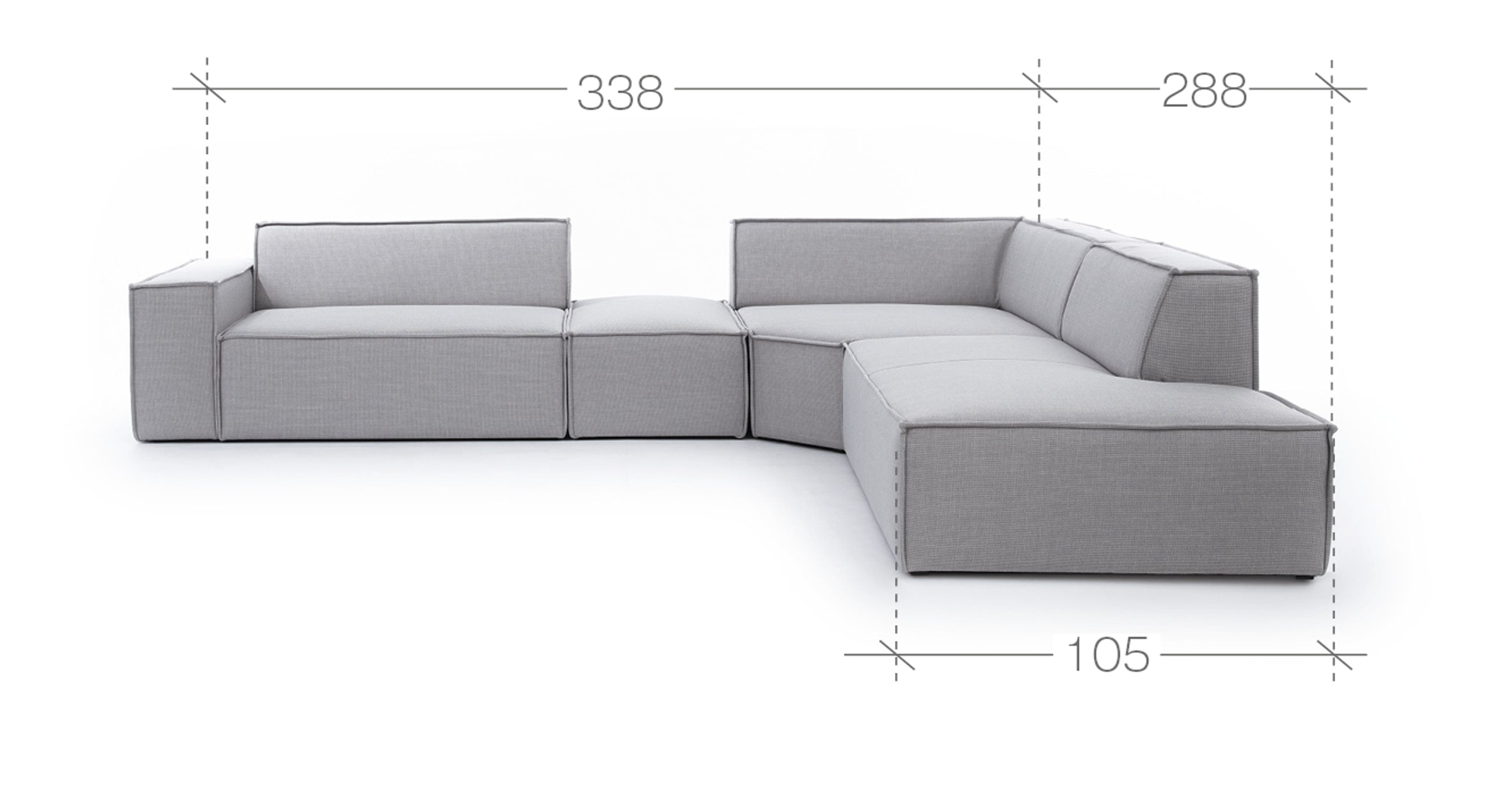 Afmetingen van de grote hoekbank Sense met hoek en eiland, weergegeven in een technische tekening. De lengte van de rechterzijde is 338 cm, de linkerzijde is 288 cm, en de zitdiepte bedraagt 105 cm. Deze ruime en modulaire opstelling biedt flexibiliteit en comfort, ideaal voor een moderne woonruimte.